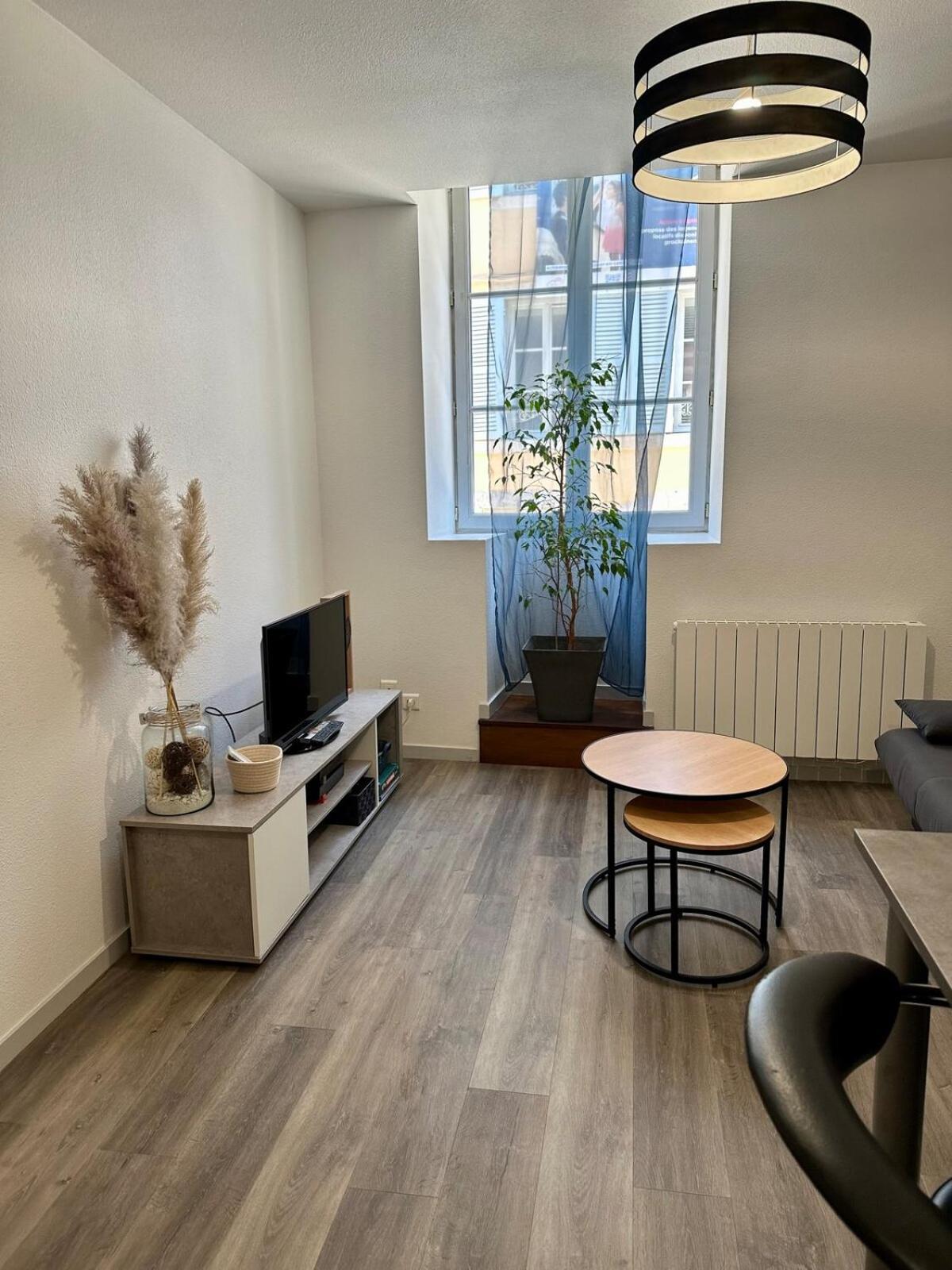 Appartement Calme Au Coeur De La Ville 롱르소니에 외부 사진